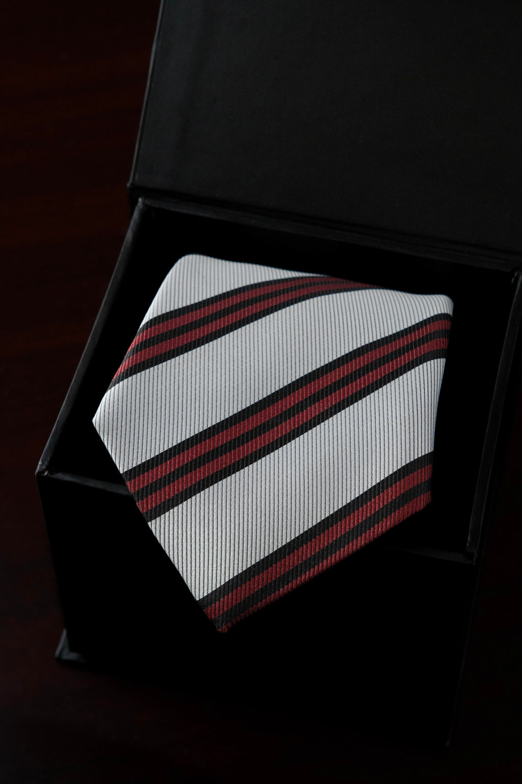 Off White & Burgundy Silk Jacquard Tie